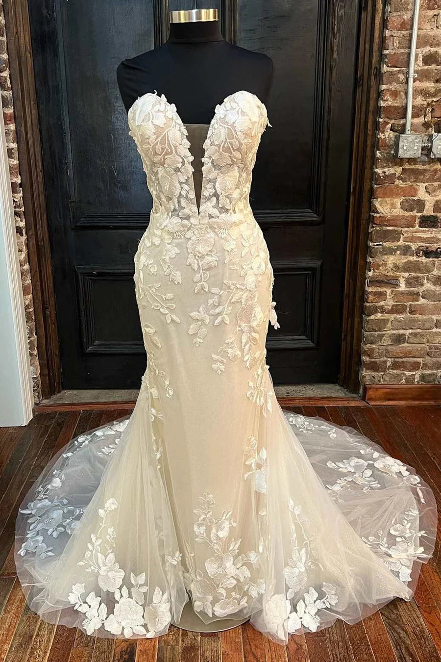 Vestido de novia largo de sirena sin tirantes de encaje